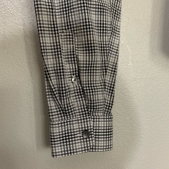 NWOT Express Long Sleeves Shirt Black & White L - Picture 3 of 4